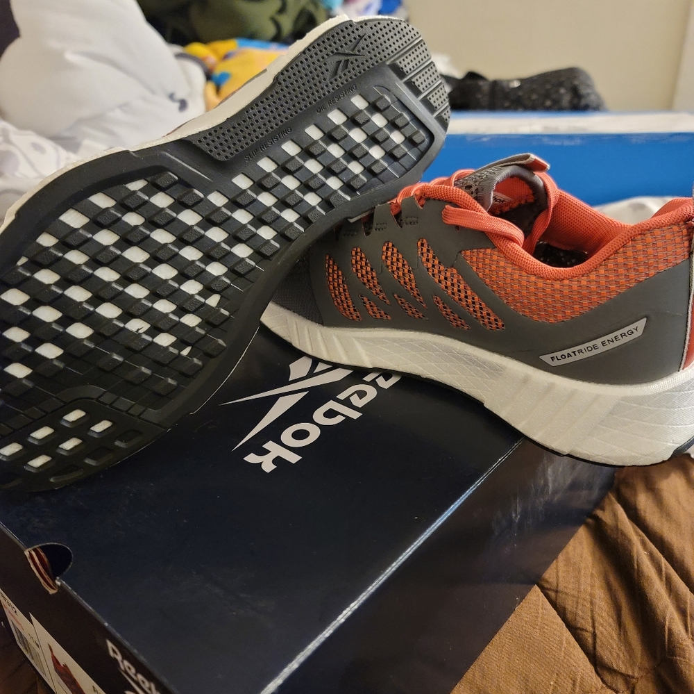 Reebok Shoes - Picture 3 of 4